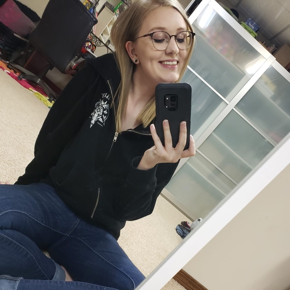 Meet your Posher, Heather - Picture 1 of 1